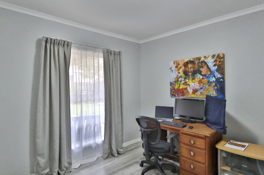 To Let 3 Bedroom Property for Rent in Somerset Ridge Western Cape